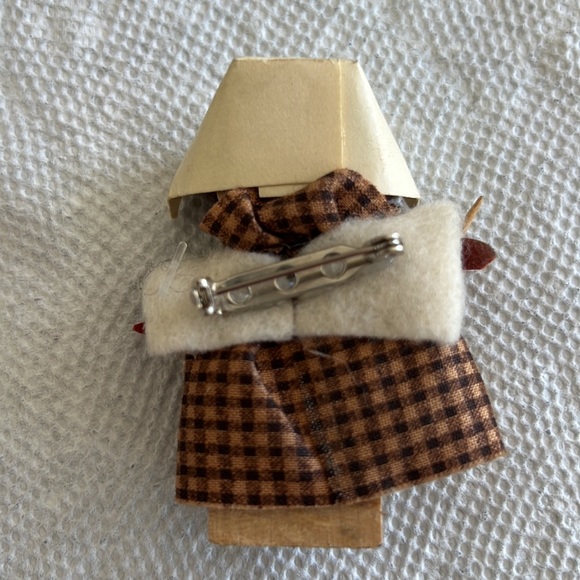 Pilgrim Pin - Picture 3 of 4
